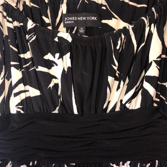 Sleeveless Black & White Dress, Jones NY, size 10 - Picture 4 of 5